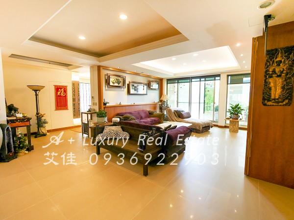 陽明柏園山莊泳池別墅