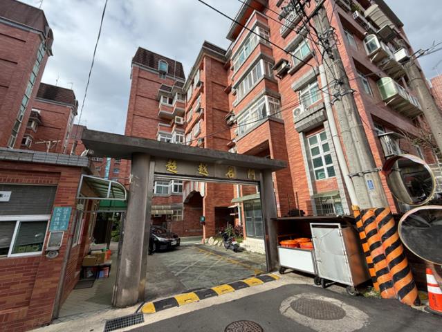 桃園龍潭大樓法拍-1