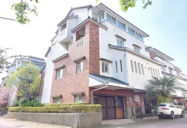 龍潭天下一家社區別墅龍潭大池別墅凌雲國中六福村小人國透天別墅