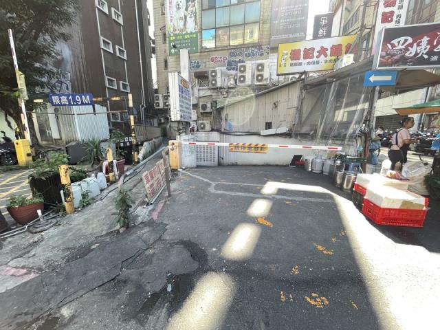 台北法拍大樓-3