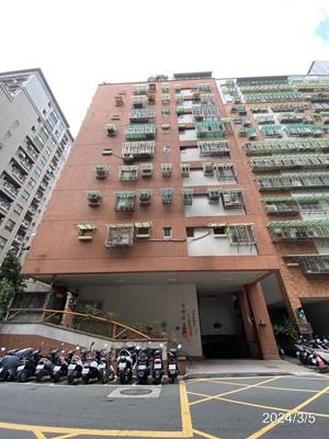 新北泰山法拍大樓-0