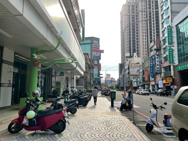 東區拍賣透天-3