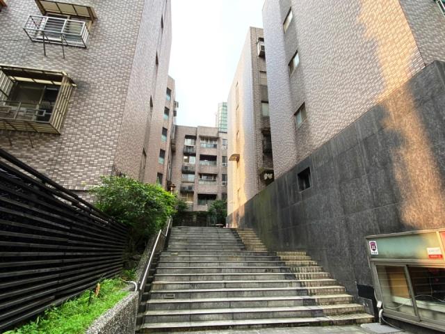 基隆暖暖公寓法拍-2
