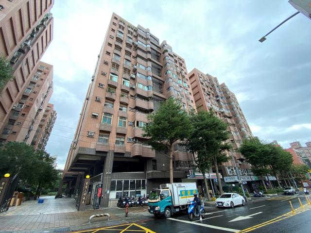 五股法拍大樓-4