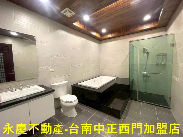 中西區透天-12
