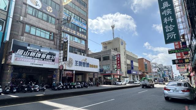 高雄岡山法拍套房-1