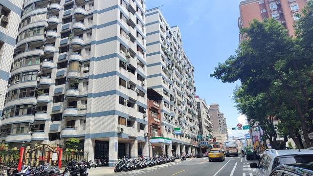 桃園蘆竹大樓法拍-1