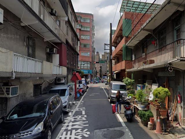 泰山法拍透天-1