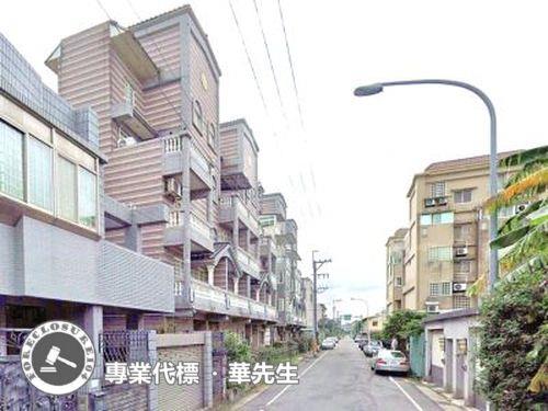 八里透天法拍-1