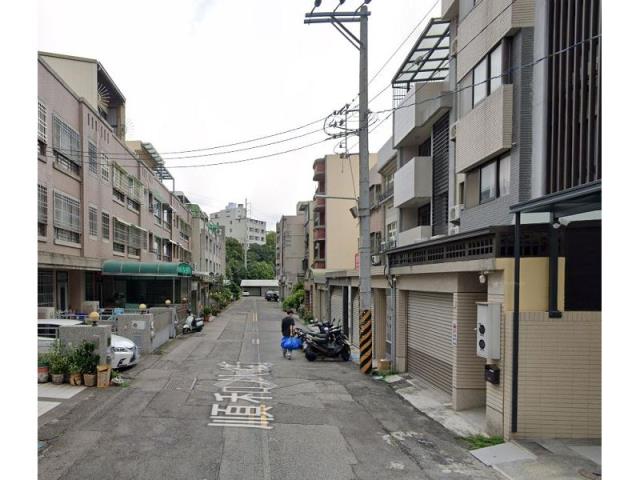 西屯法拍透天-2