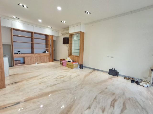 台中西區透天-0