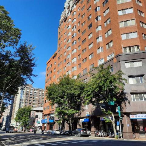 台中南屯法拍大樓-4