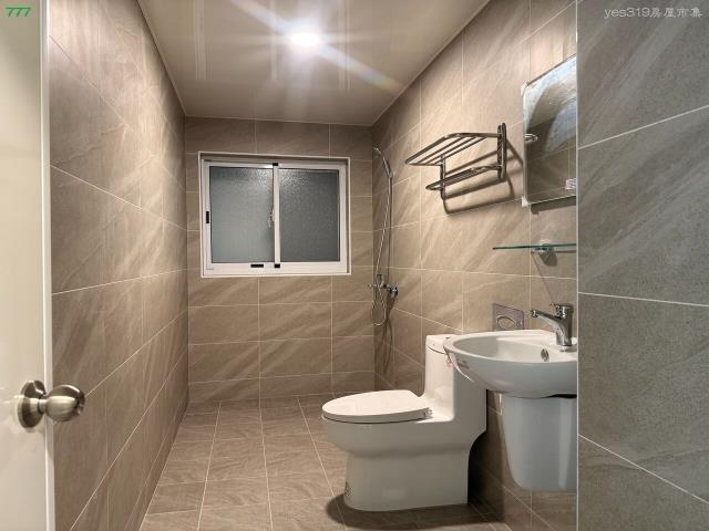 高雄新興區大樓-10