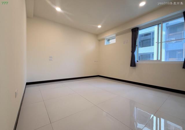 高雄新興區大樓-6