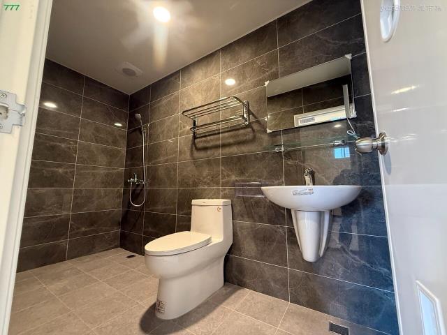 高雄新興區大樓-5