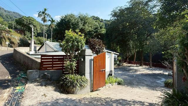 南庄臨溪丙建現代化庭園三合院