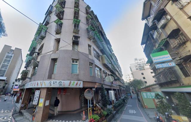 新北汐止法拍店面-4