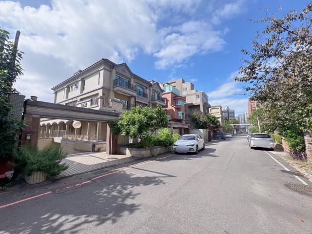 林口交流道大電梯別墅