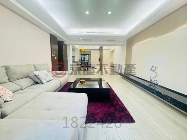 成功四季典雅大坪數4房車位