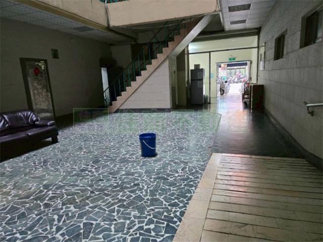 高雄新興區大樓-12