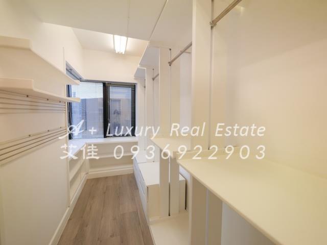 新鑽石大廈更衣間