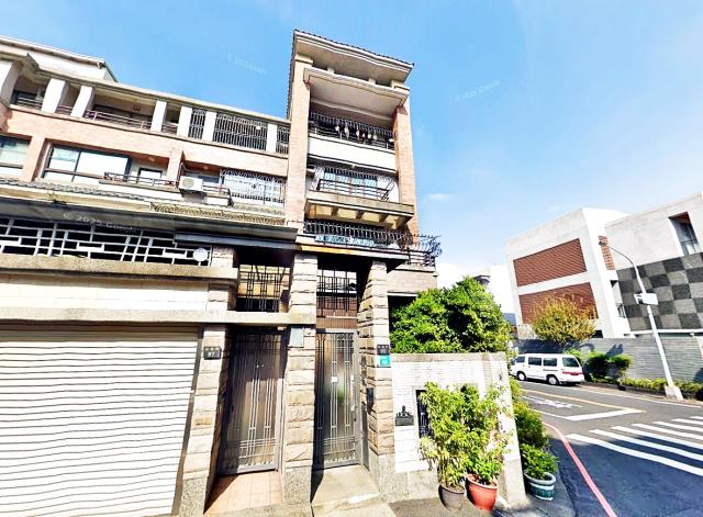 東區拍賣透天-1