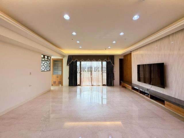 凹仔底BOT漢神巨蛋京悅名邸雙平車