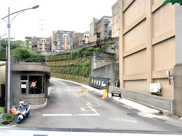 安樂區拍賣透天-4