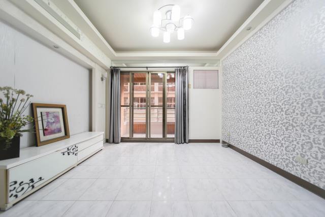 三民買屋三民賣屋三民大樓三民房屋三民店面