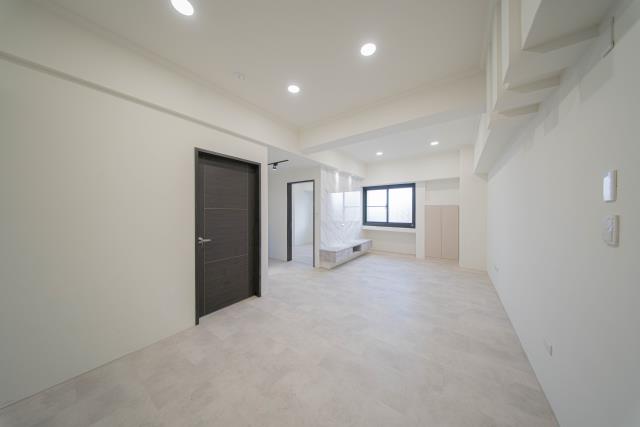 鼓山區大樓漢神巨蛋鼓山區店面瑞豐夜市店面