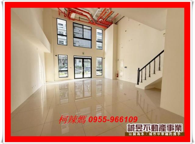 台南房屋柯辣媽安南區海佃國中大面寬朝南金店面