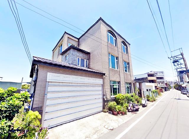 竹南鎮三泰街電梯車墅