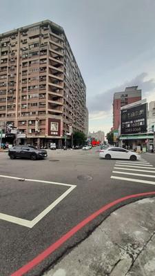 台中南屯大樓法拍-4