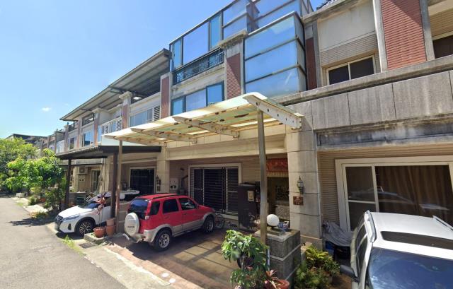 竹南鎮法拍屋國昌街迪斯奈前庭雙車美透天優室法拍林小陽