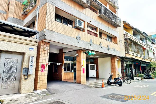 斗六市復國街中華大第