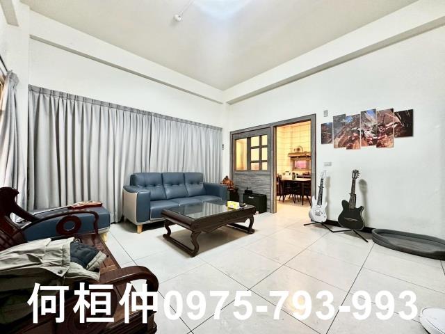 頭份透天文化商圈大面寬透天一樓孝親房