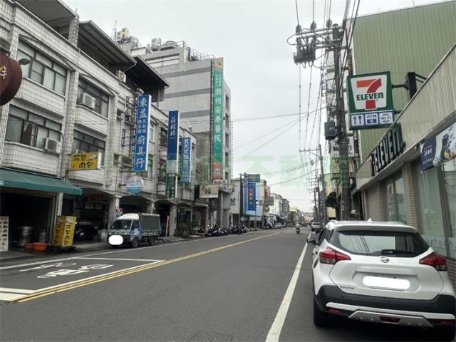 潮州亮眼三角窗大面寬金店面