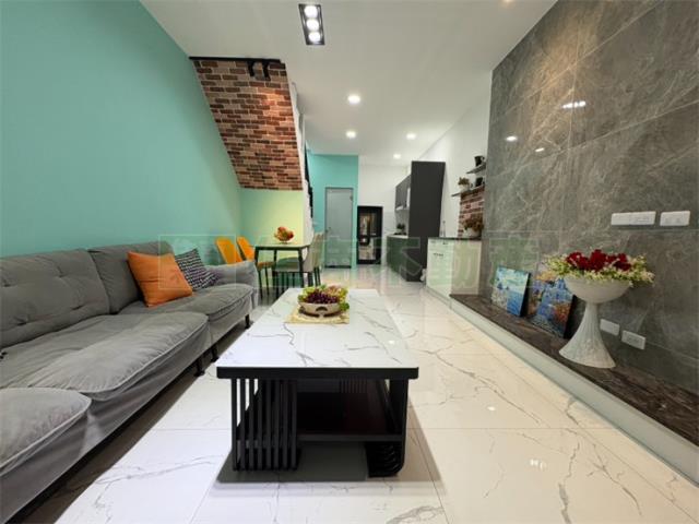 鳳山國中捷運站典雅車庫透天