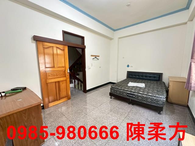 福樂國小旁大地坪3車庫邊間別墅