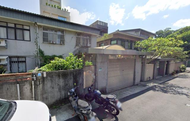 內湖區法拍屋內湖路二段碧湖山莊庭院透天麗山高中優室法拍林小陽