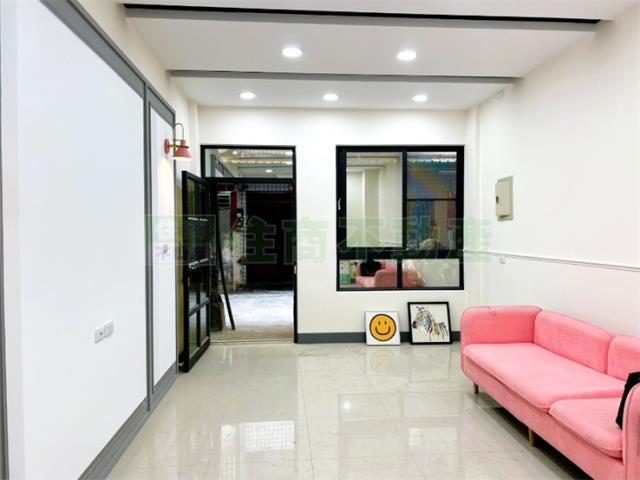 衛武營低總價翻新透天