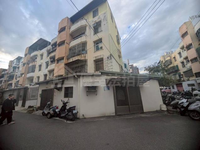 東區法拍屋建美路仁愛國宅邊間一樓建功國小優室法拍林小陽