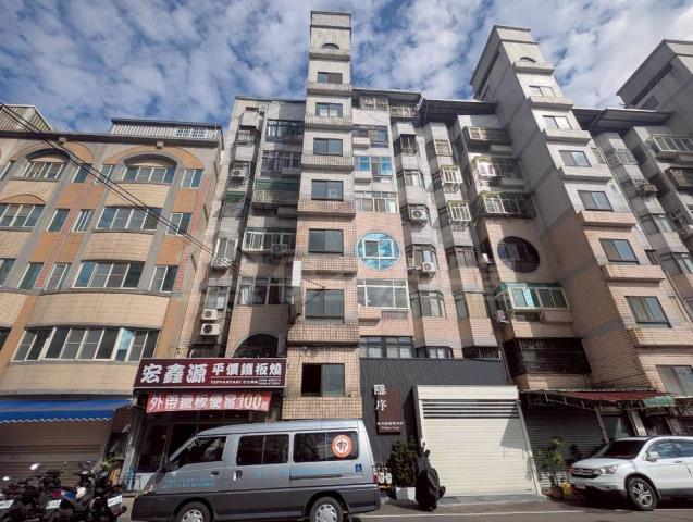 北區法拍屋經國路一段翡翠宮廷台大新竹分院優室法拍林小陽