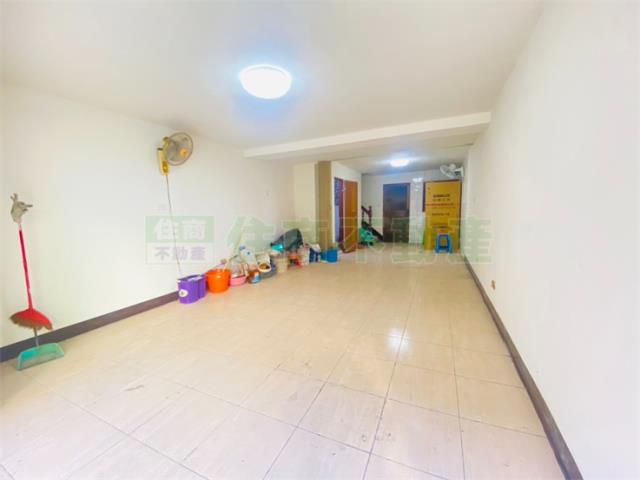 漢民商圈鳳陽國小便宜車庫透天