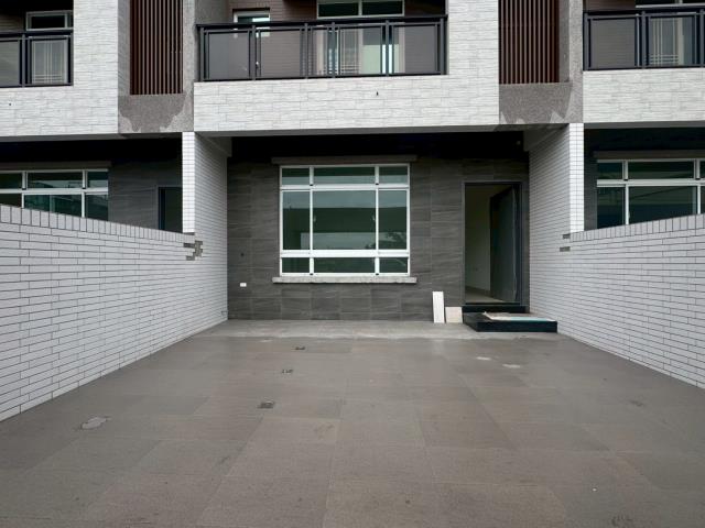 近興達市場海岸線用餐散步悠閒好所在