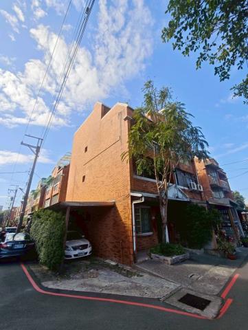 桃園楊梅藝術家別墅出售蘋果村別墅出售龍潭科技園區別墅出售楊梅