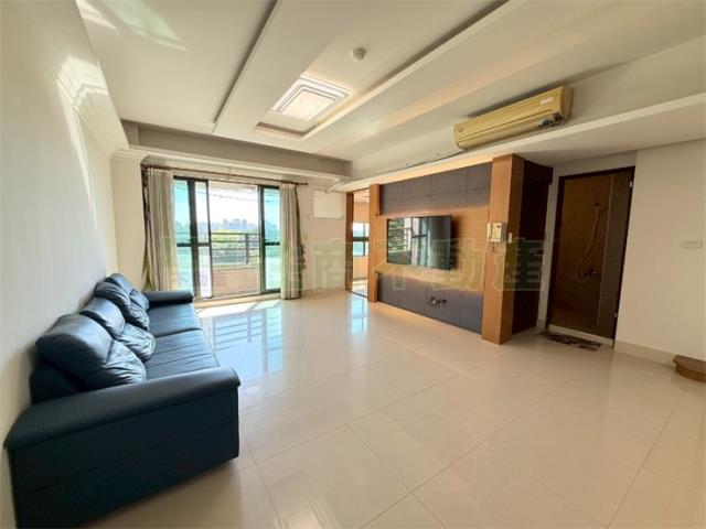 亞灣區首排邊間3房車位