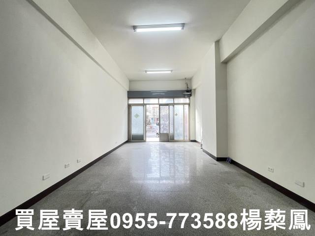 岡山買房屋岡山高醫秀泰樂購前峰國中國軍空醫院岡山店面前峰國小