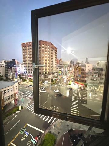 駁二海音館大坪數採光景觀房