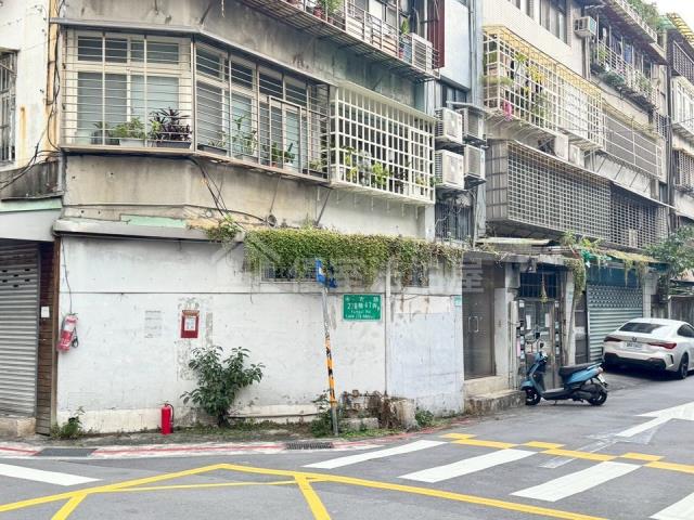 台北信義區拍賣公寓-3